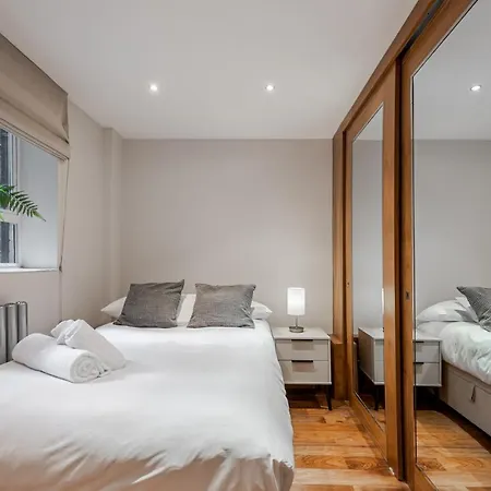 Stylish 2Bd Flat Opposite Harrods London Prime Location Exterior photo
