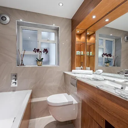 Stylish 2Bd Flat Opposite Harrods London Prime Location Exterior photo