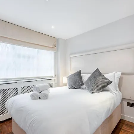 Stylish 2Bd Flat Opposite Harrods London Prime Location Exterior photo