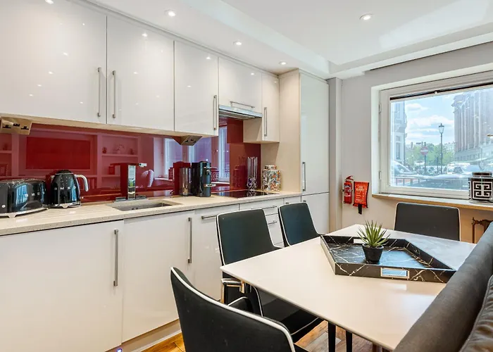 Modern Ground Floor Apartment With Harrods View And Ac
