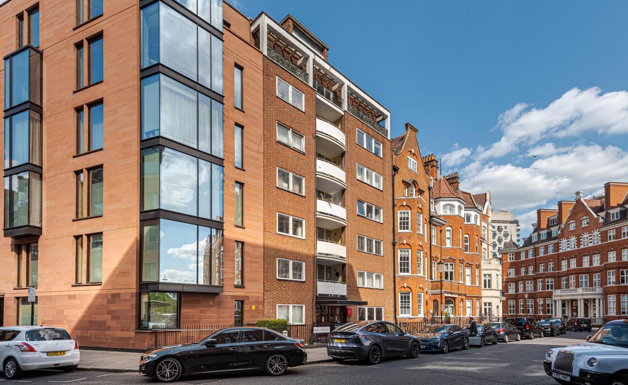 Modern Ground Floor Apartment With Harrods View And Ac *