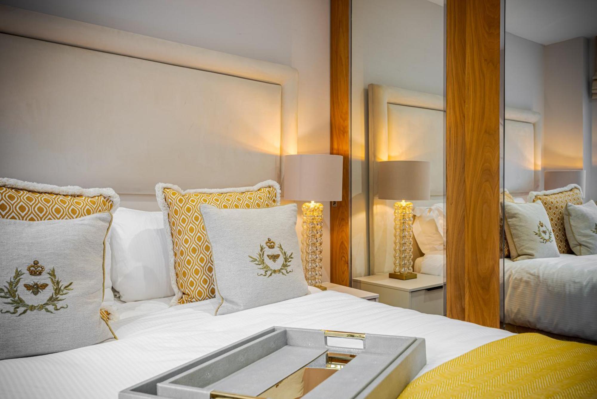 Modern Ground Floor Apartment With Harrods View And Ac * Londres